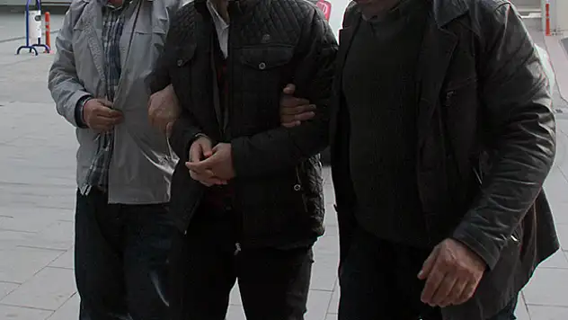 Konya'da 18 asker tutuklandı