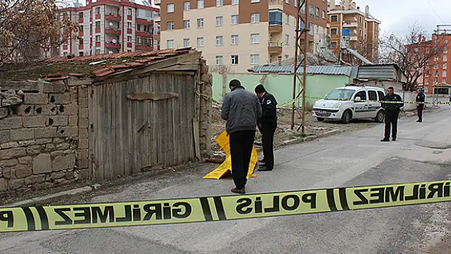Konya'da 19 yaşındaki genç sokak ortasında ölü bulundu