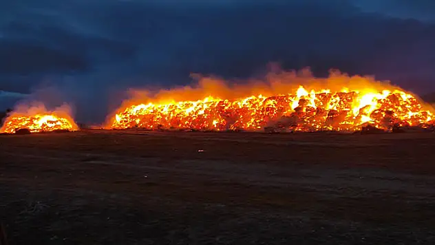 Konya'da 2 bin fiğ ve 800 ton yonca balyası yandı