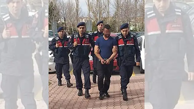 Konya'da 2 kişi çaldıkları otomobili parçalarken yakalandı