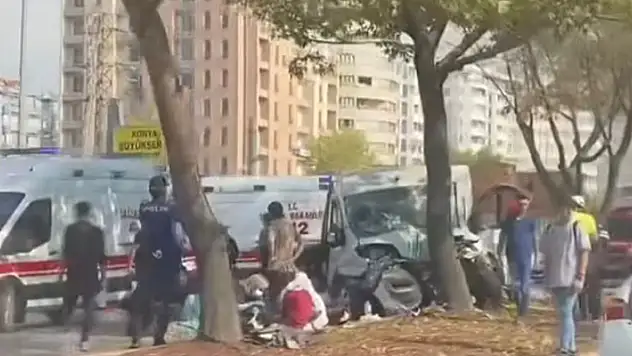 Konya'da 2 kişinin hayatını kaybettiği feci kaza kamerada