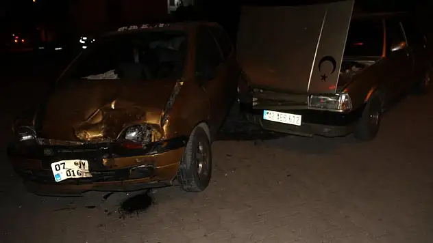 Konya'da 2 otomobil çarpıştı: 8 yaralı
