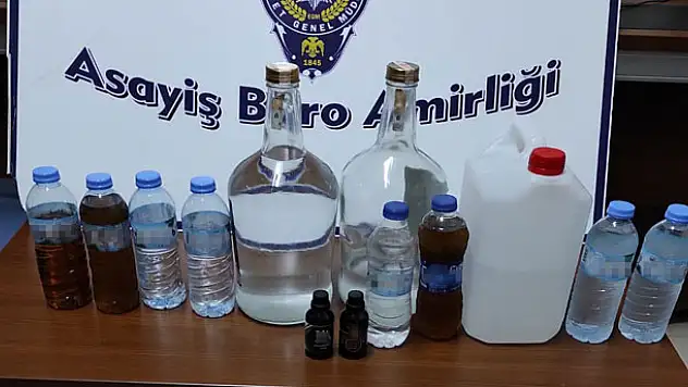 Konya'da 20 litre kaçak içki ele geçirildi