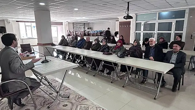 Konya'da 2026 hac yolcuları için eğitim ve hazırlık semineri