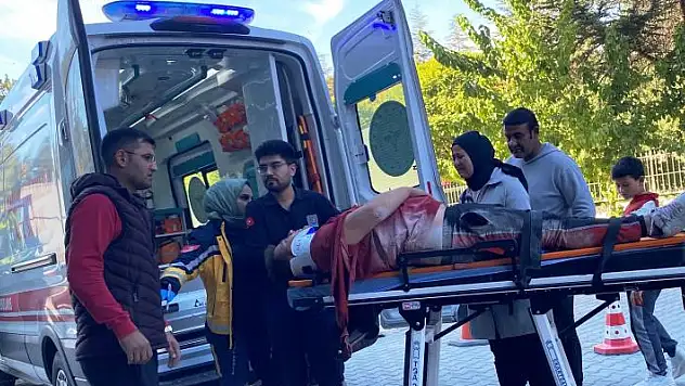 Konya'da 21 yaşındaki genç, seyir halindeki traktörün römorkundan düştü! 