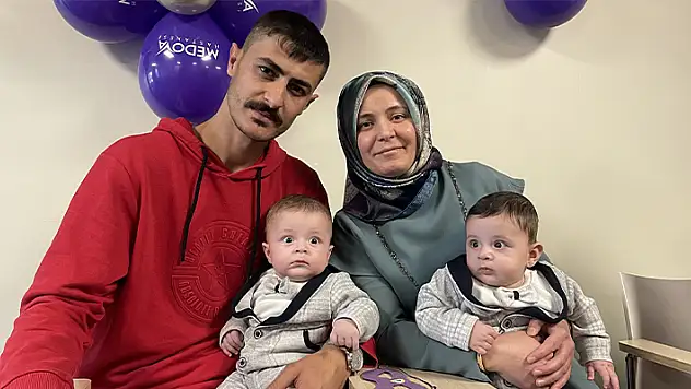 Konya'da 29 haftalıkken 1 kilogram doğan ikizler, ailesinin neşesi oldu
