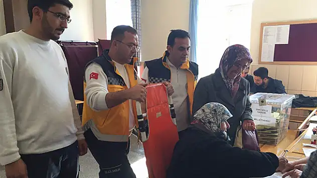Konya'da 292 Vatandaş Ambulans ile Taşınarak Oy Kullandı