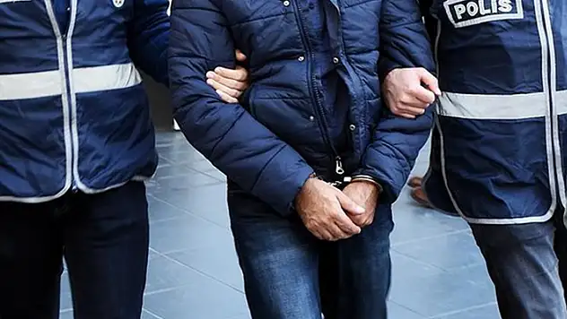 Konya'da 3 kişi hakkında uyuşturucu kullanmak ve bulundurmak işlem yapıldı
