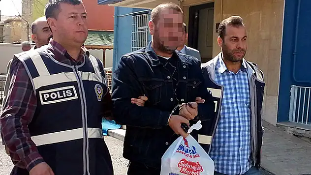 Konya'da 3 kişinin katili alkışlarla cezaevine uğurlandı