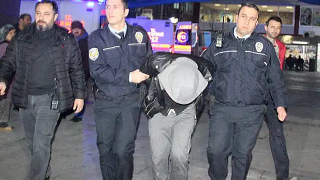 Konya'da 3 suçtan aranan şahıs kapkaç yaparken yakalandı