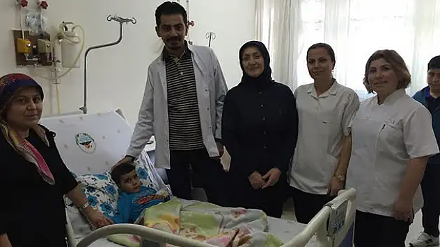 Konya'da 3 yaşındaki çocuğun mesanesinden taş çıktı