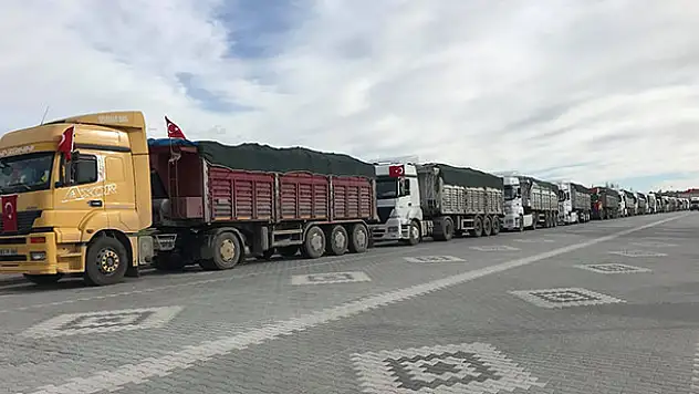 Konya'da 300 tırla Zeytin Dalı Harekatı'na destek konvoyu