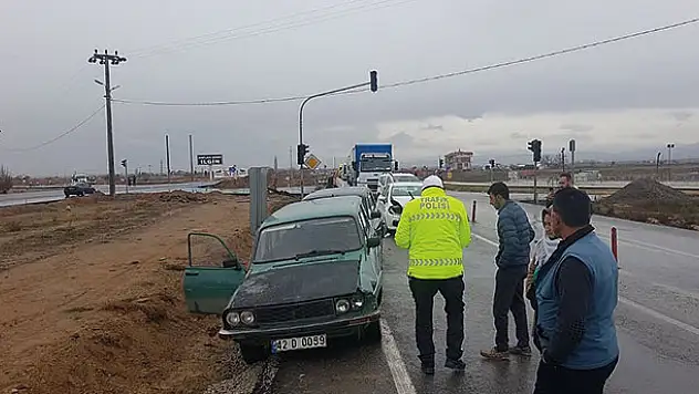 Konya'da 4 araç birbirine girdi! Şans eseri ölen ya da yaralanan olmadı