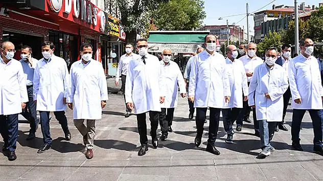 Konya'da 4 bin kişiyle maske, mesafe ve hijyen seferberliği