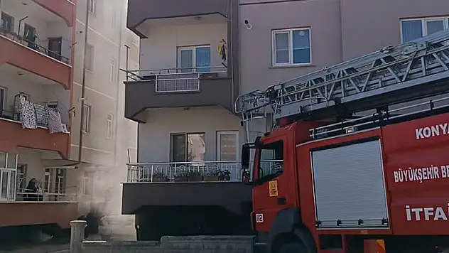 Konya'da 4 katlı apartmanın bodrumunda çıkan yangın paniğe neden oldu
