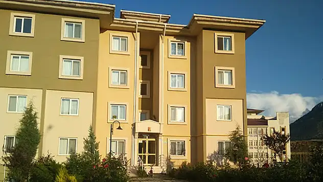 Konya'da 4. kattan düşen bebek öldü