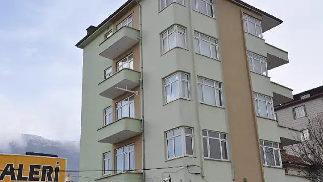 Konya'da 4. kattan düşen üniversite öğrencisi hayatını kaybetti
