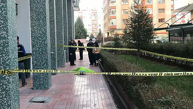 Konya'da 4. kattan düşen yaşlı kadın hayatını kaybetti