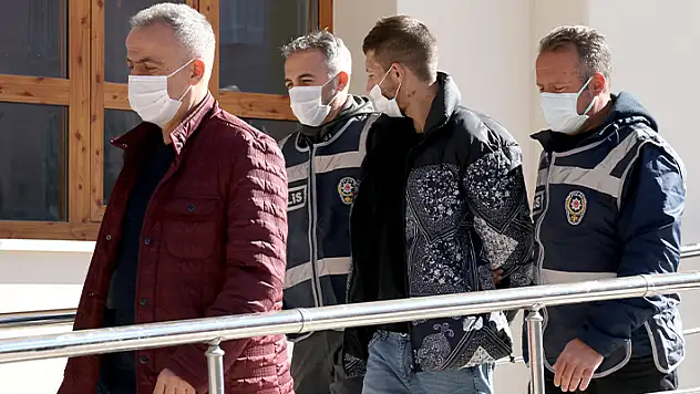 Konya'da 5 hırsızlık ve yağma olayının şüphelisi suçüstü yakalandı

