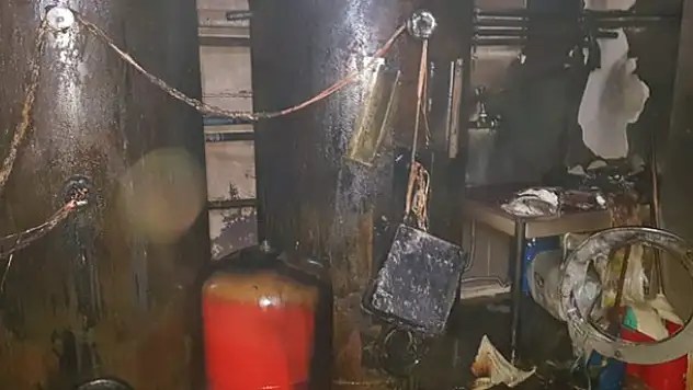 Konya'da 5 katlı otelin çatısında çıkan yangın söndürüldü