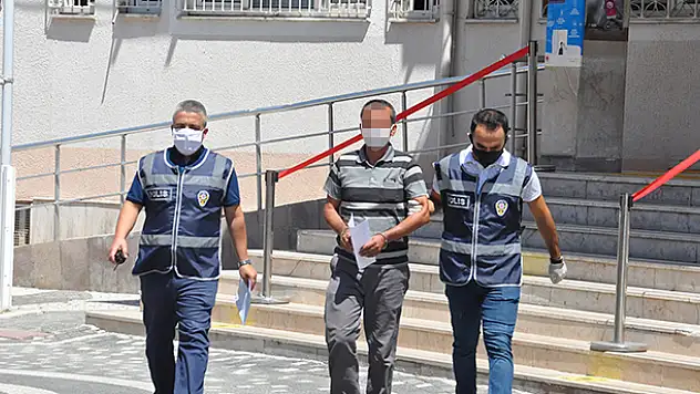 Konya'da 50 kök Hint keneviri ve 550 gram esrar ele geçirildi