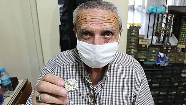 Konya'da 54 yıllık antika saat ustası özlediği saatlerine kavuştu