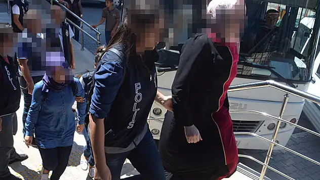 Konya'da 6 FETÖ ablası tutuklandı