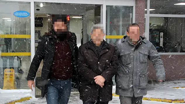 Konya'da 6 öğretmen gözaltına alındı