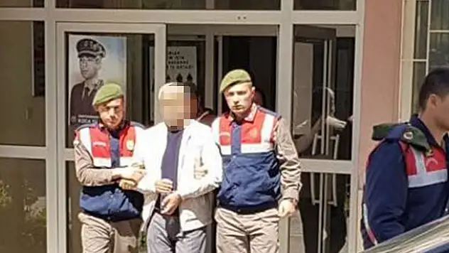 Konya'da 6 suçtan aranan hırsızlık şüphelisi profesör kimliğiyle yakalandı