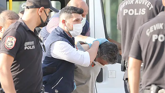 Konya'da 7 kişinin öldürülmesiyle ilgili yakalanan katil zanlısı Mehmet Altun adliyeye sevk edildi
