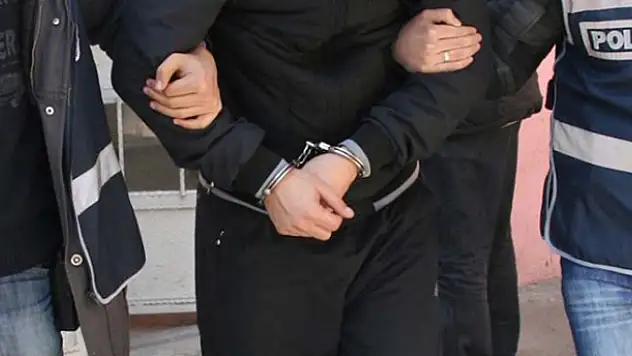 Konya'da 7 öğretmen gözaltına alındı