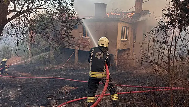 Konya'da adeta seferberlik ilan edildi! Kentteki kurum ve kuruluşlar yangın bölgelerinde çalışmalara devam ediyor
