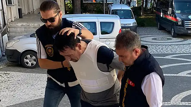 Konya'da ağabeyini öldürüp, annesini ağır yaralayan pazarcı tutuklandı
