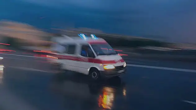Konya'da ağaca çarpan otomobilin sürücüsü öldü
