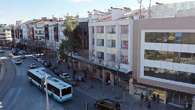 Konya'da Alaaddin Caddesindeki binalar tarihi dokuya uygun hale geliyor
