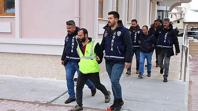 Konya'da alacak verecek kavgasında yeğenini öldüren şüpheli, yeğenin arkadaşını da ağır yaraladı