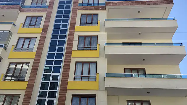 Konya'da aldatıldığını düşünen kadın kocasına bıçakla saldırdı
