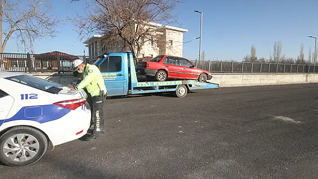Konya'da alkollü olarak 6. kez direksiyon başında yakalanan sürücü 'ben terörist miyim' diye tepki gösterdi
