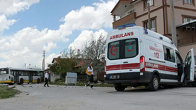 Konya'da ambulans ile otobüs çarpıştı: 3 yaralı