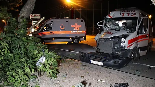 Konya'da Ambulans Kaza Yaptı