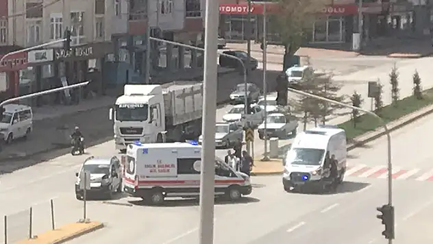 Konya'da ambulansla hafif ticari araç çarpıştı: 1 yaralı