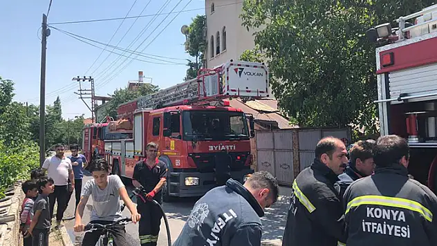 Konya'da anne ve çocukları yangından son anda kurtarıldı
