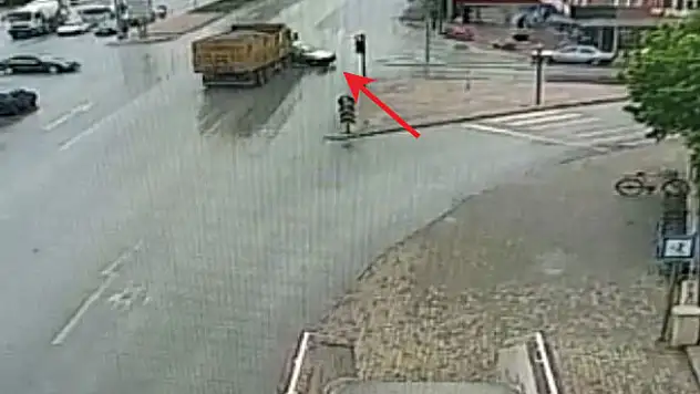 Konya'da anne ve kızının öldüğü feci kaza kameraya yansıdı