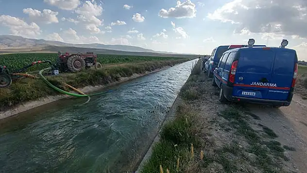 Konya'da anne ve oğullarını boğulmaktan vatandaşlar kurtardı