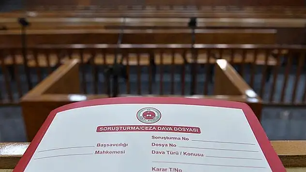 Konya'da annesini darbederek ölümüne neden olduğu iddiasıyla yargılanan sanık hakim karşısına çıktı
