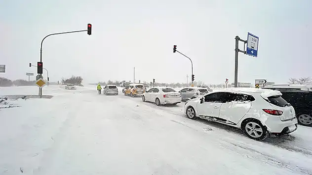 Konya'da Antalya kara yolu dışında tüm yollar trafiğe açıldı
