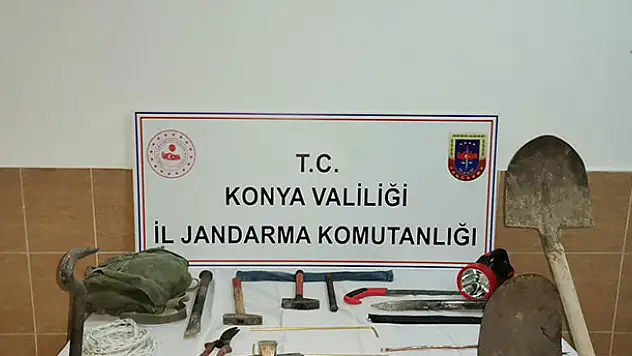 Konya'da antik kentte kaçak kazı yapan 7 kişi suçüstü yakalandı