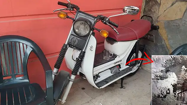Konya'da apartman önünden motosikletin çalınma anı kamerada
