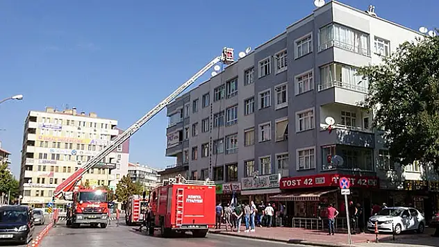 Konya'da apartmanda baca yangını! Büyümeden söndürüldü