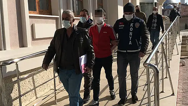 Konya'da araç gasp ederek kaçarken polise ateş açan şüpheli adliyede sevk edildi